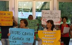 Escuta Santander: Bancários e aposentados protestam contra gestão