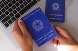 Desemprego recua para 5,6%, a menor taxa desde 2012, mostra IBGE