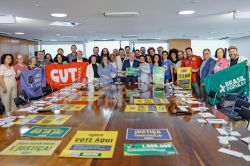 Plebiscito Popular 2025 é entregue ao presidente Lula com apoio massivo à isenção do IR e ao fim da escala 6x1