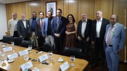 Centrais sindicais se reúnem com ministro Boulos para debater pautas da classe trabalhadora Centrais sindicais se reúnem com ministro Boulos para debater pautas da classe trabalhadora