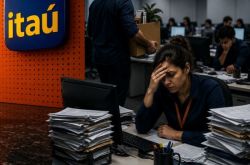Itaú: avaliação sem critérios claros no Evolui gera questionamentos, e Sindicato cobra mudanças Itaú: avaliação sem critérios claros no Evolui gera questionamentos, e Sindicato cobra mudanças