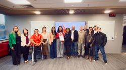 Representantes dos funcionários do Santander entregam minuta de reivindicações ao banco após encontro nacional Representantes dos funcionários do Santander entregam minuta de reivindicações ao banco após encontro nacional