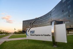TST julga dissídio dos empregados da Caixa na terça-feira (29) TST julga dissídio dos empregados da Caixa na terça-feira (29)